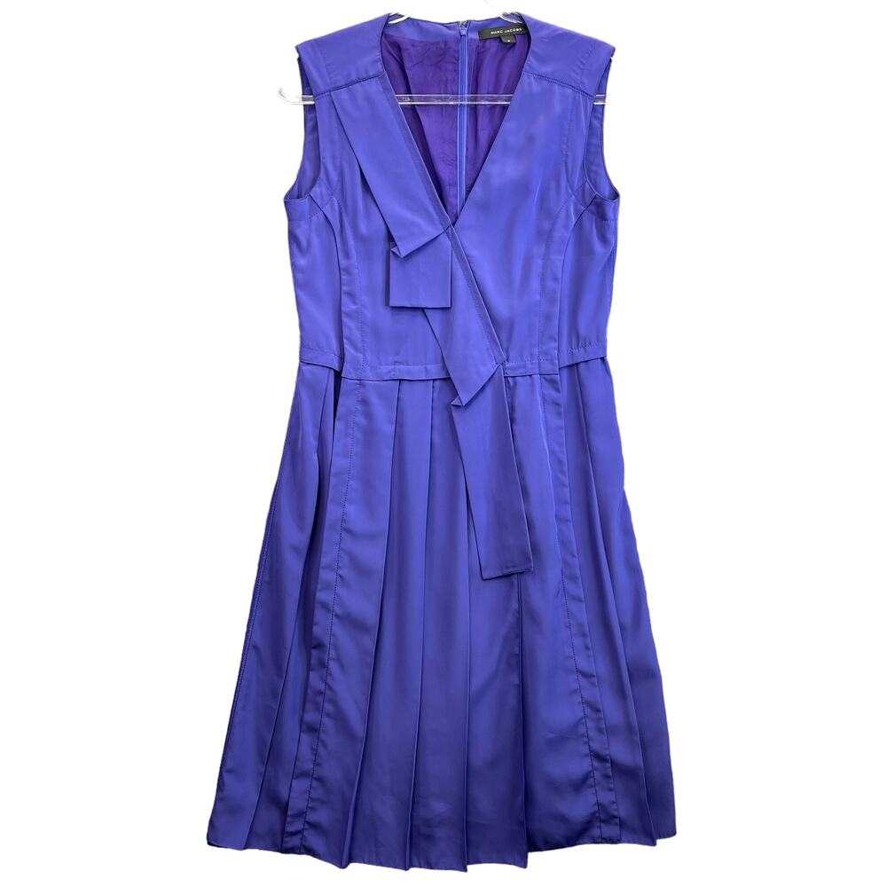 Marc Jacobs Women's Dress Purple Size 8 Sleeveless V-neck, Pleated